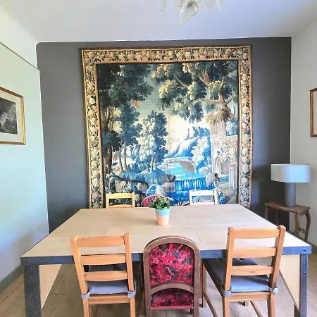 Penzion : Charmante Maison Et Jardin Arbore En