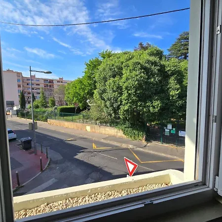 : Charmante Maison Et Jardin Arbore En Penzion Montpellier