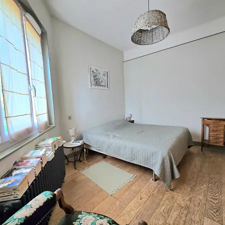 Penzion : Charmante Maison Et Jardin Arbore En