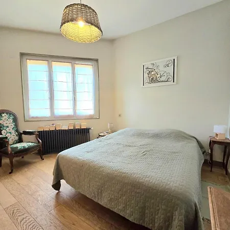 : Charmante Maison Et Jardin Arbore En Guest house