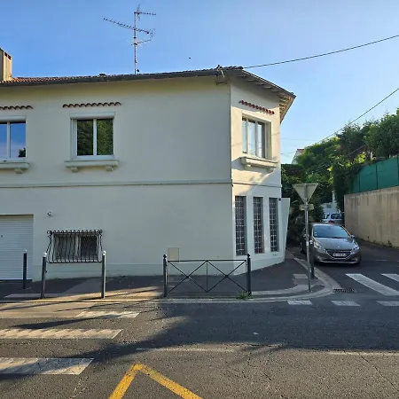 : Charmante Maison Et Jardin Arbore En Penzion Montpellier