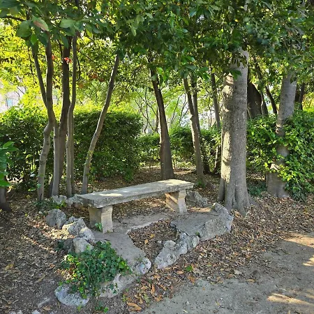 : Charmante Maison Et Jardin Arbore En 4*